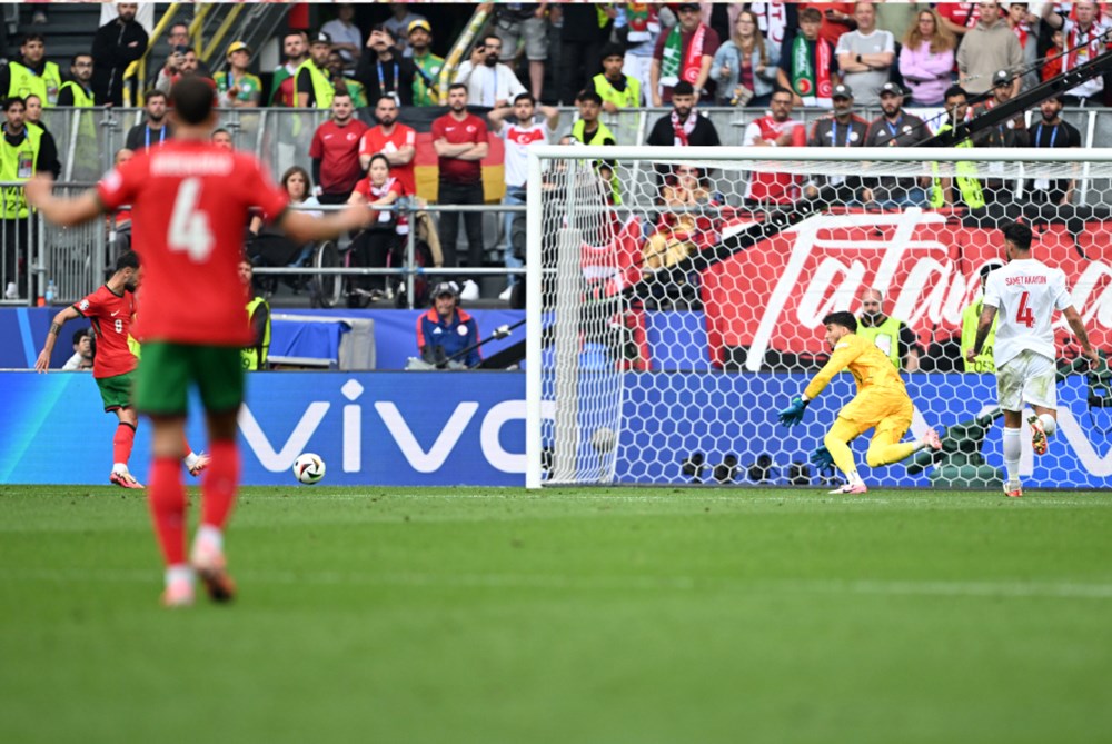 Türkiye'nin kader maçında Montella'yı bekleyen zor karar  - 2. Foto