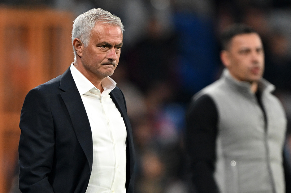 Ali Koç'un yeni sezon öncesi ilk 11'e 4 transfer sözleri sorulan Mourinho, 