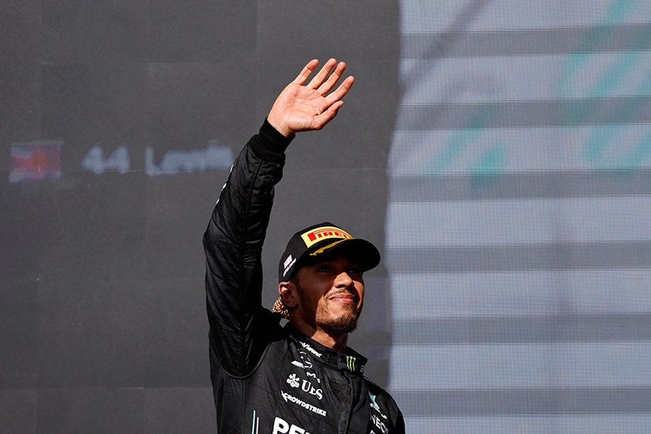 Lewis Hamilton'dan Mercedes'e vede mesajı