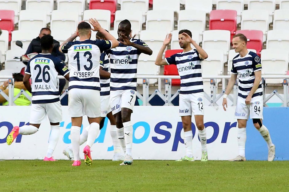 Süper Lig | Kasımpaşa ligde 4 maç sonra kazandı: 3 puan 2 golle