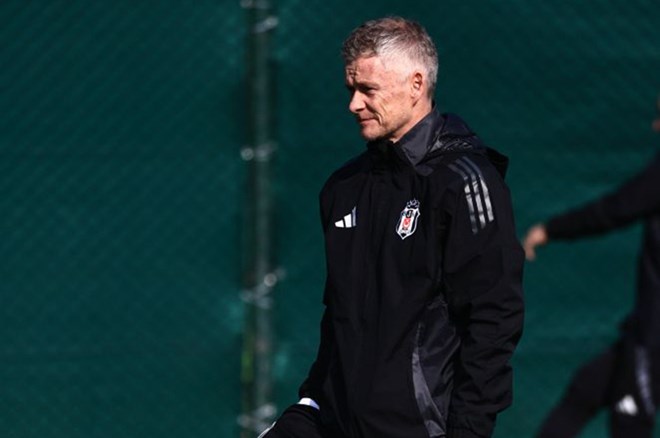 Solskjaer, Beşiktaş'taki ilk idmanında: Rafa Silva ve Immobile ile özel görüşme  - 2. Foto