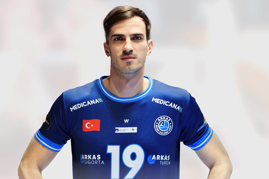 Arkas Spor'da 6 ayrılık birden