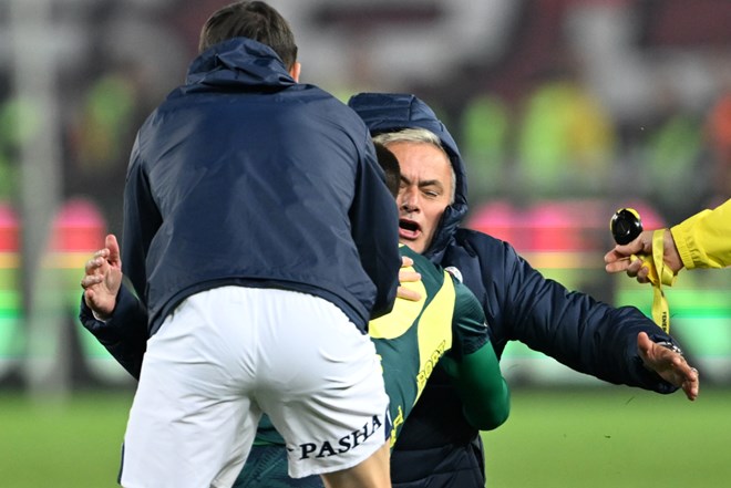 Jose Mourinho dünyayı salladı: "Bacağını sahada bırakacaktı"  - 4. Foto