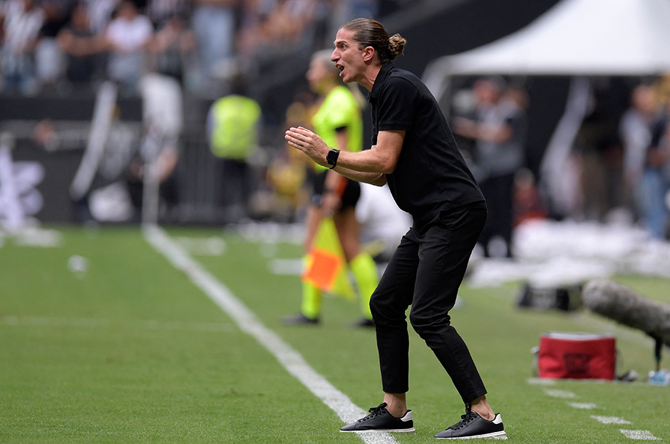 Arda Turan'ın arkadaşı tarih yazıyor! Filipe Luis Flamengo'da kupa kazanmaya devam ediyor