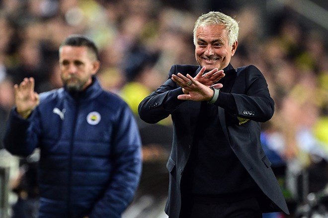 En-Nesyri'nin kaçırdığı pozisyona Jose Mourinho'nun verdiği tepki gündem oldu - 5. Photo