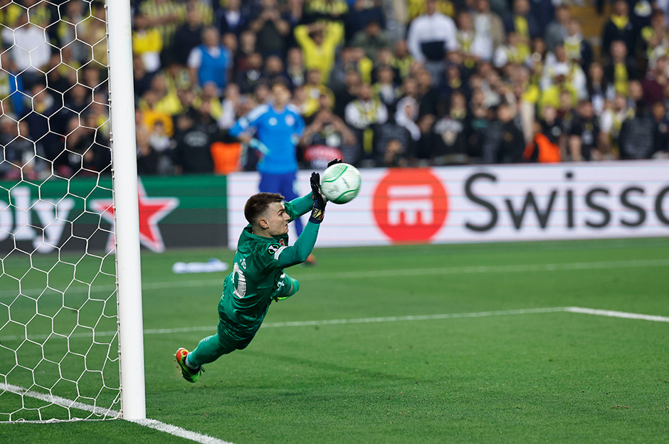 Fenerbahçe maçında 3 penaltı kurtaran kaleciden "muska" itirafı  - 6. Foto