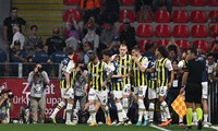 Fenerbahçe yeni sezon formasıyla sahada