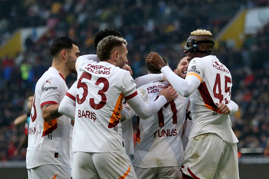 Galatasaray farklı kazandı; Fark 8'e çıktı