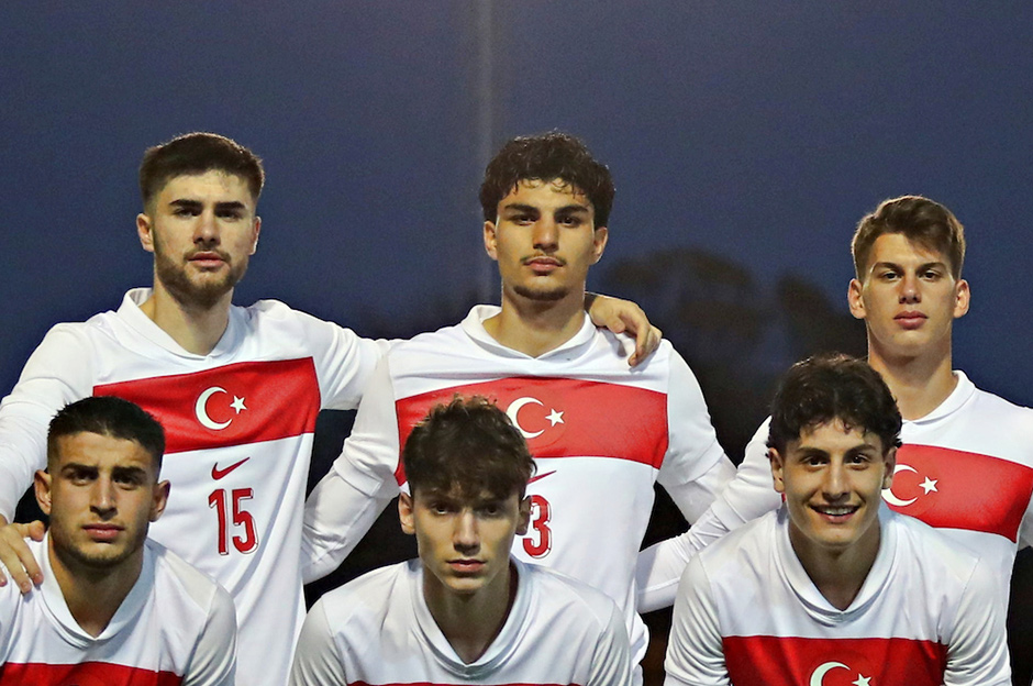 Schalke'de Galatasaray korkusu: Almanları "Üst düzey yeteneği" kaptırma endişesi sardı   - 5. Foto