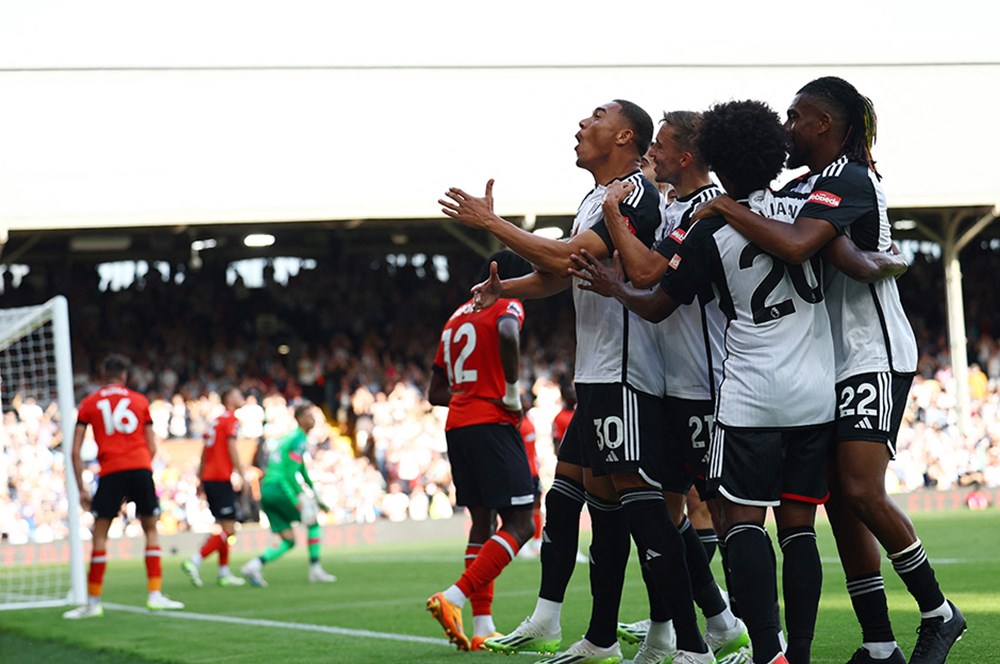 Premier Lig | Brighton, ManU'yu dağıttı, Tottenham duraklamada güldü  - 5. Foto