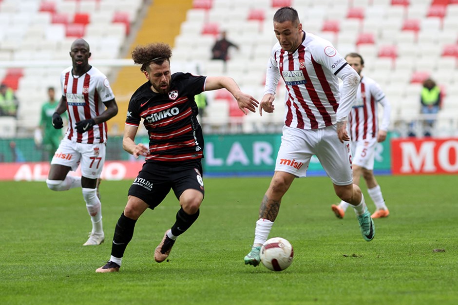 Sivasspor, Gaziantep FK'ya karşı 2-0'ı koruyamadı