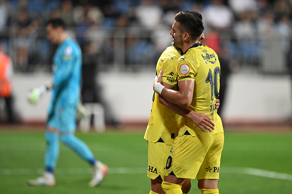 "İlk golde faul var" | Spor yazarları Fenerbahçe için ne dedi?  - 5. Foto