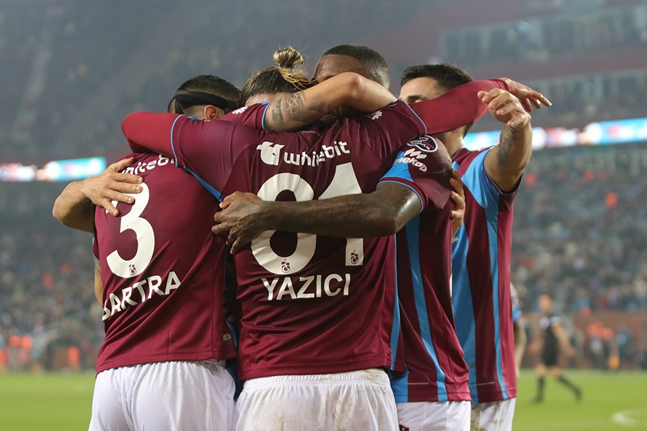 Trabzonspor-Basel maçının ilk 11'leri belli oldu