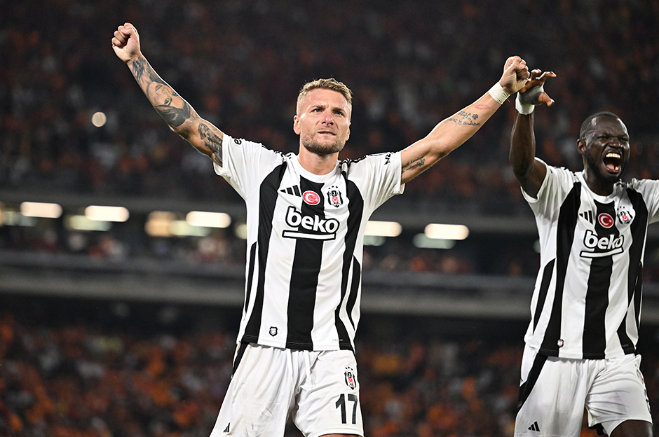 Beşiktaş'ın tarihi zaferi Avrupa'da manşetlerde: "Van Bronckhorst, Galatasaray'ı katletti"  - 20. Foto