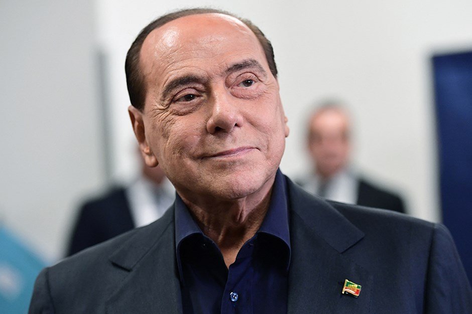 Milan'ın efsane başkanı Silvio Berlusconi hayatını kaybetti