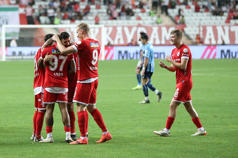 Antalyaspor, yenilgi serisine Adana Demirspor karşısında son verdi