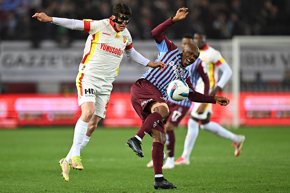 Trabzonspor Göztepe'yi devirdi, kupada finalin adı belli oldu