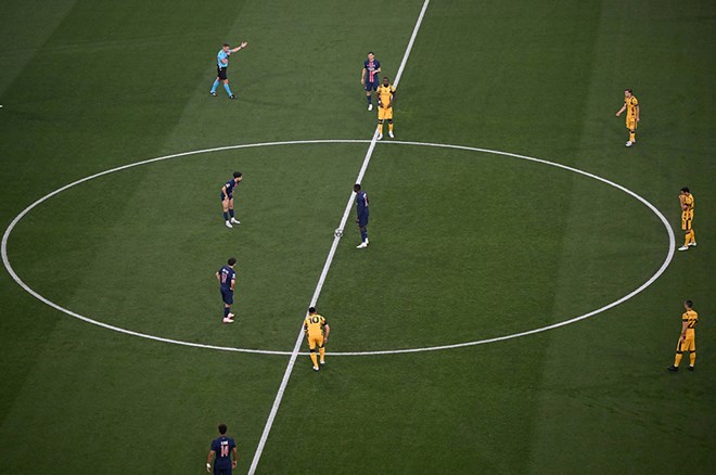 Herkes bunu paylaşıyor: PSG-Inter finalinin ilk saniyesindeki görüntü gündem oldu - 2. Foto