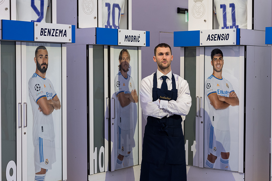 Real Madrid'den ilginç girişim: Futbolcuların dolapları satışa çıkarıldı  - 2. Foto