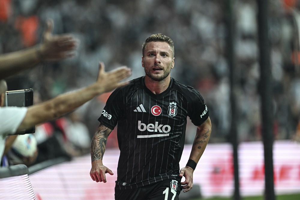 "Yazan ve yöneten Van Bronckhorst" | Spor yazarları, Beşiktaş'ın farklı zaferini değerlendirdi  - 5. Foto