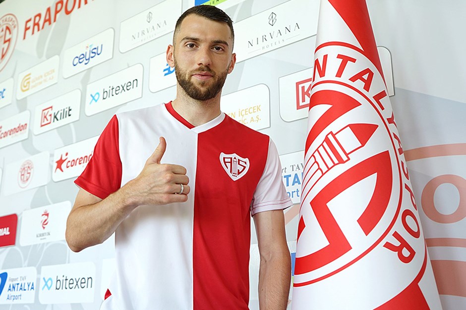 Zymer Bytyqi 6 ay önce ayrıldığı Süper Lig'e geri döndü