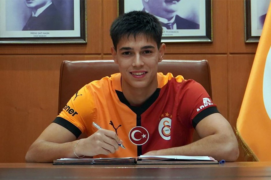 Galatasaray'da iç transfer: İmzayı attı, kiralık gönderildi