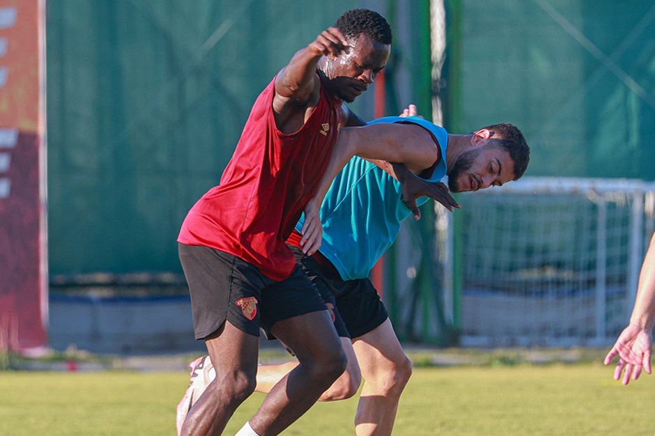 Göztepe, Samsunspor maçının taktiğini çalıştı