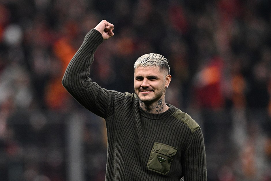 Mauro Icardi derbide takımını desteklemeye geldi: Sahaya inip taraftarla buluştu