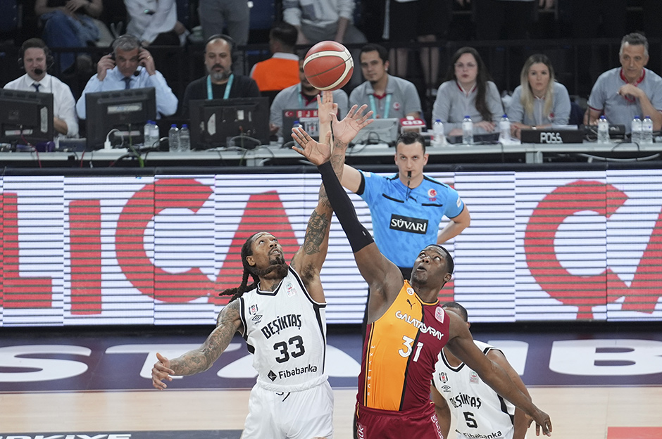 Galatasaray vs Besiktas Basketball Match