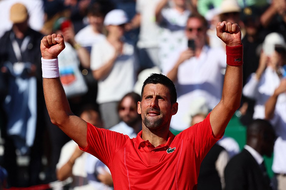 Novak Djokovic, Monte Carlo'da rekorla yarı finale yükseldi