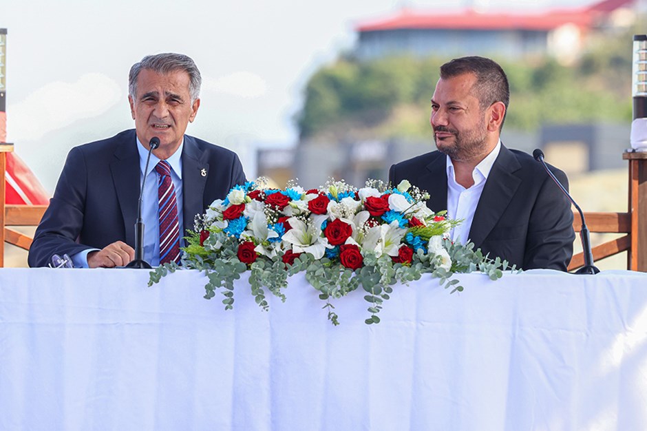 Şenol Güneş'ten imza töreninde Beşiktaş ve Onuachu sözleri