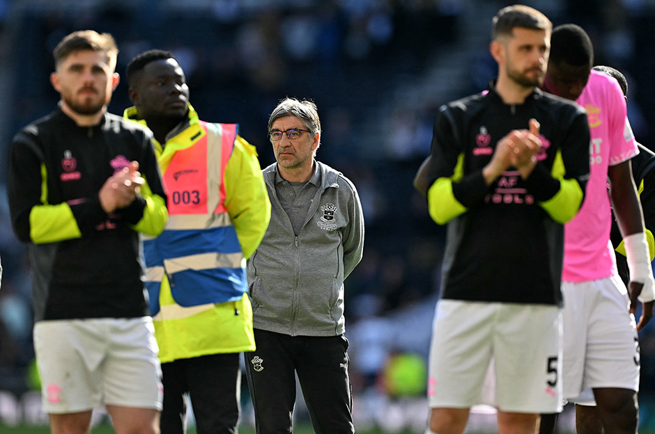 Premier Lig'den düşen ilk takım belli oldu: Alkışlarla uğurlandılar  - 3. Foto