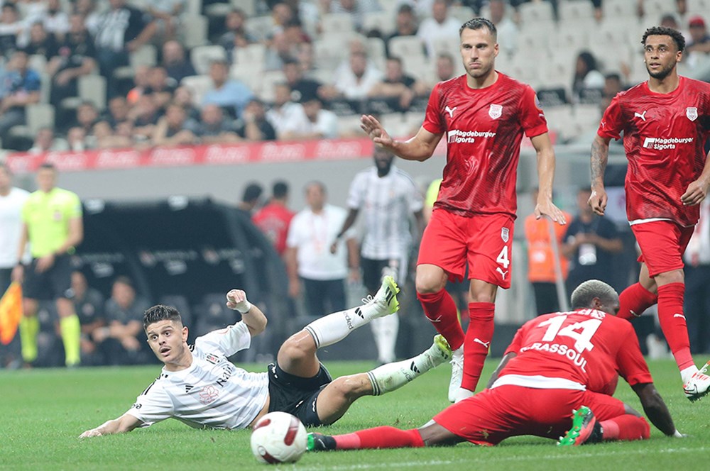 "Bu oyun Kiev'e yetmez" - Spor yazarları Beşiktaş için ne dedi?  - 4. Foto