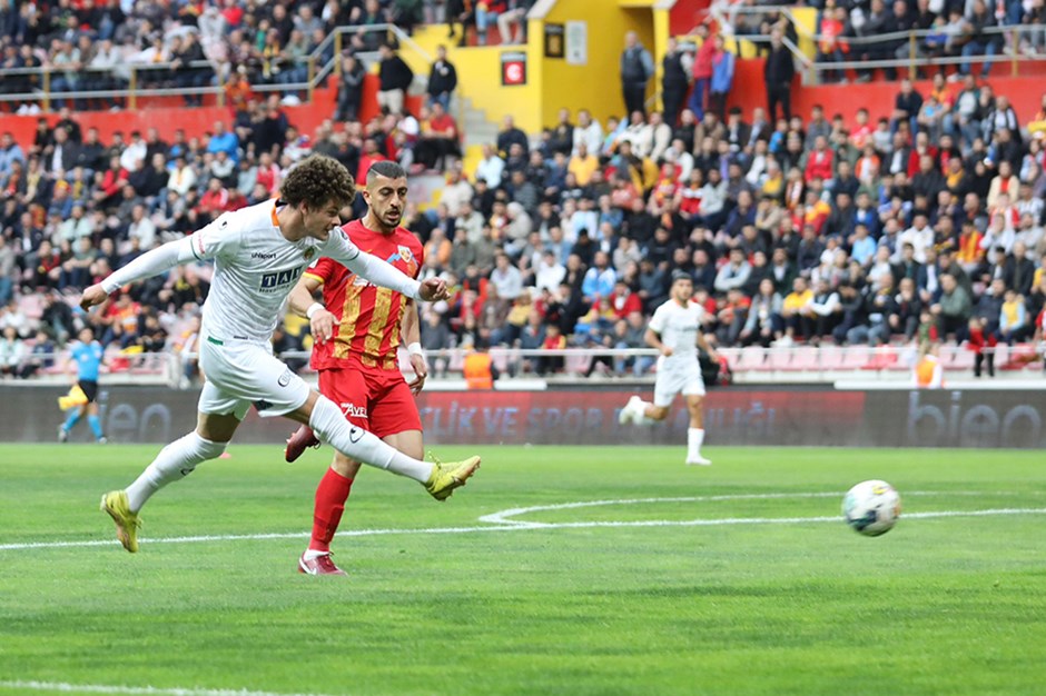 Süper Lig | Alanyaspor'dan deplasmanda 4 gollü galibiyet