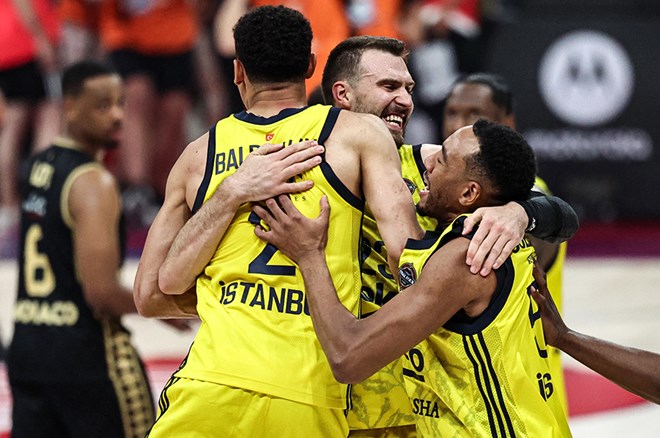 Melih Mahmutoğlu'ndan flaş talep: Fenerbahçeli yöneticiyi canlı yayında yakaladı  - 4. Foto
