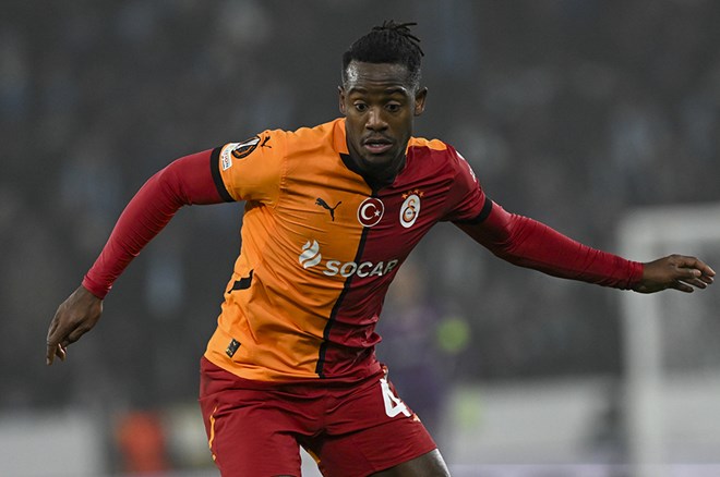 Dünya basını Galatasaray-Trabzonspor derbisini konuşuyor: "Denis Dragus sansasyon yarattı"  - 4. Foto