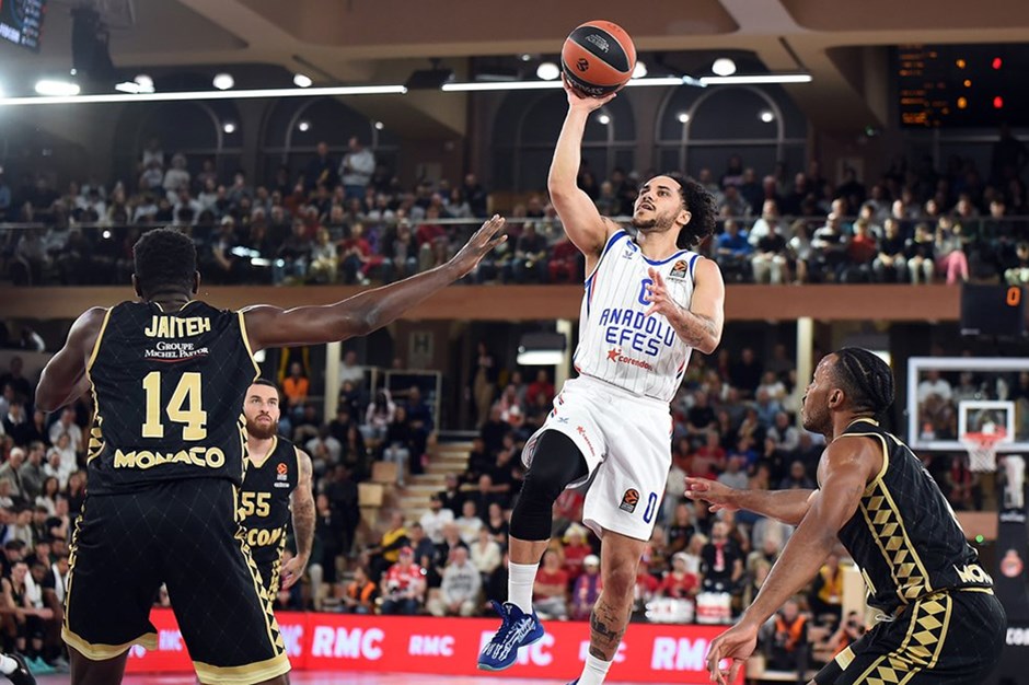 Anadolu Efes, Monaco'ya direnemedi: 94-75