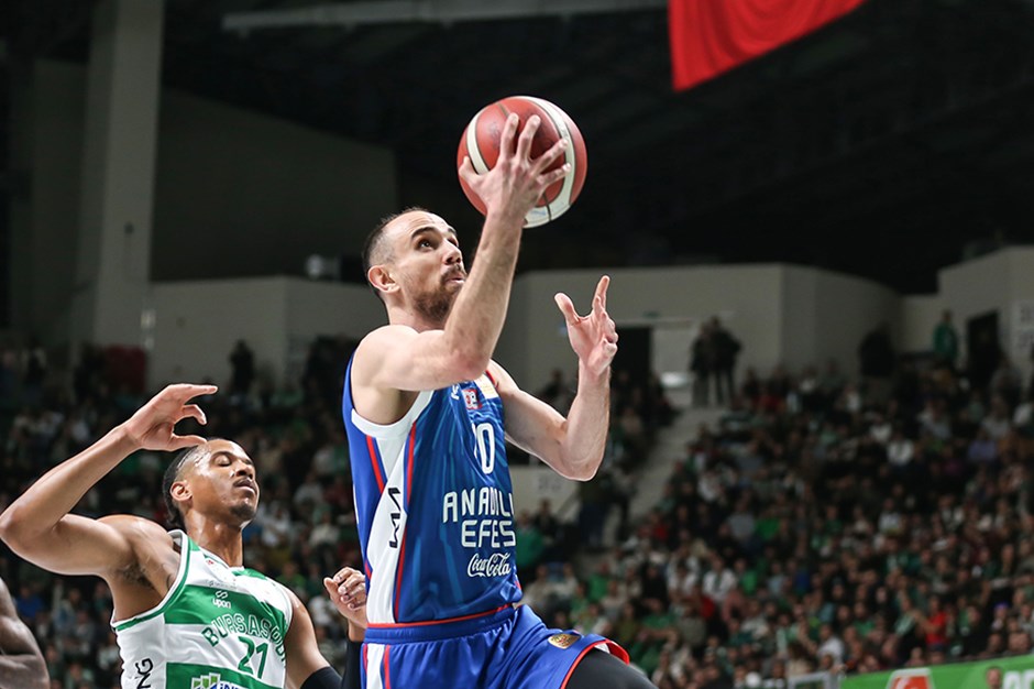 Anadolu Efes, Bursa deplasmanında kazandı