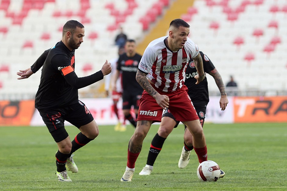 Galibiyet golü Rey Manaj'dan: Sivasspor 3 maç sonra kazandı