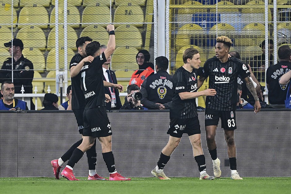 Beşiktaş derbide 20 yıl sonra ilki başardı: Fenerbahçe şampiyonluk yarışında havlu attı