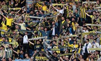 Fenerbahçe tribünleri: "Yönetim istifa"