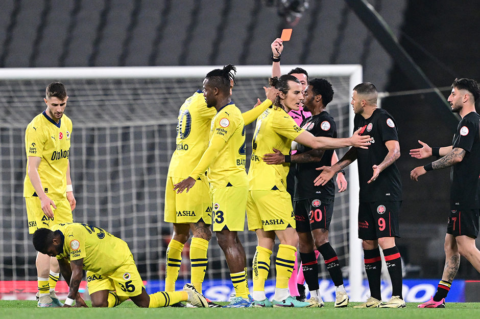 "Performansı rakibe endeksli Fenerbahçe" | Spor yazarları Fenerbahçe için ne dedi?  - 4. Foto