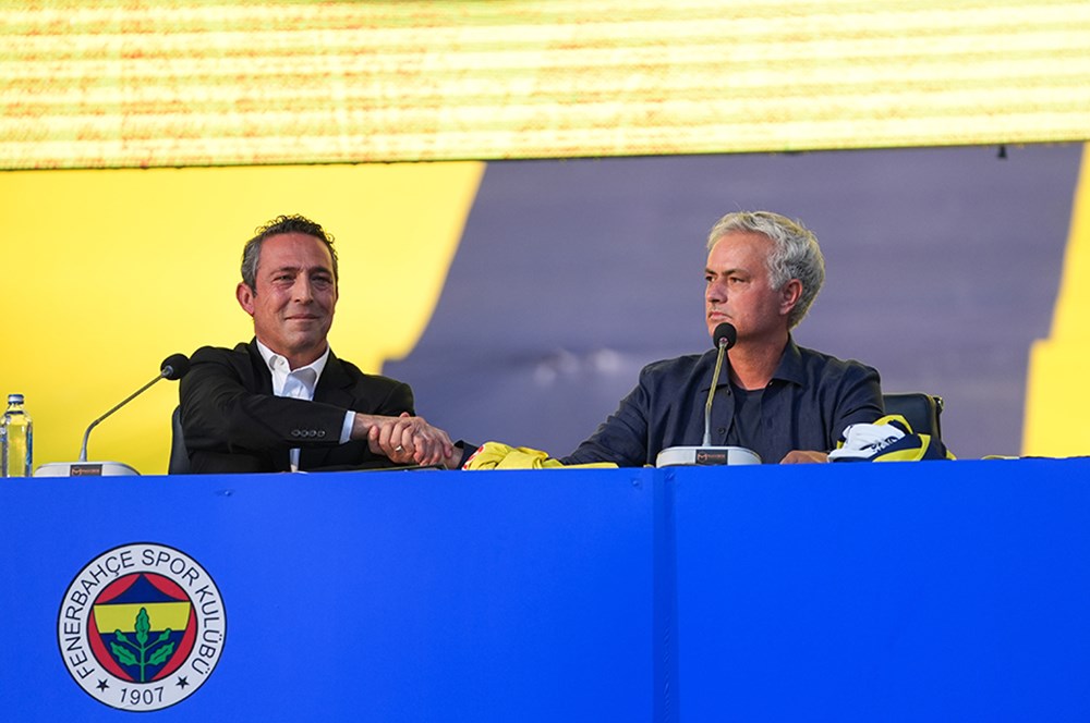 Tüm dünya Mourinho'nun Fenerbahçe'ye imzasını konuşuyor: "İnanılmaz ama gerçek"  - 8. Foto