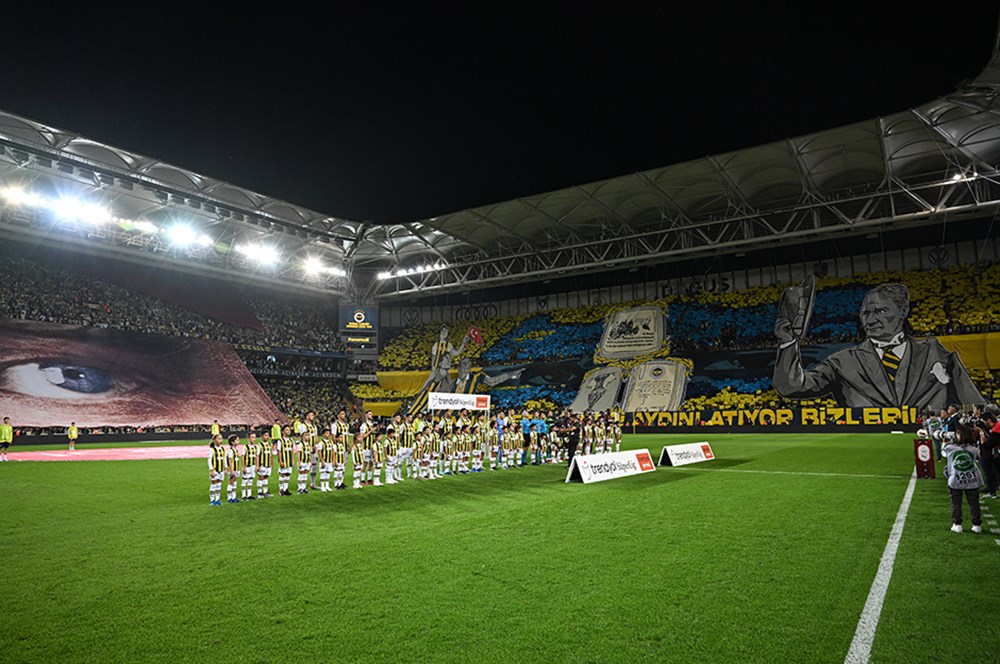 Fenerbahçe taraftarından Cumhuriyet'in 100. yılı için koreografi  - 6. Foto