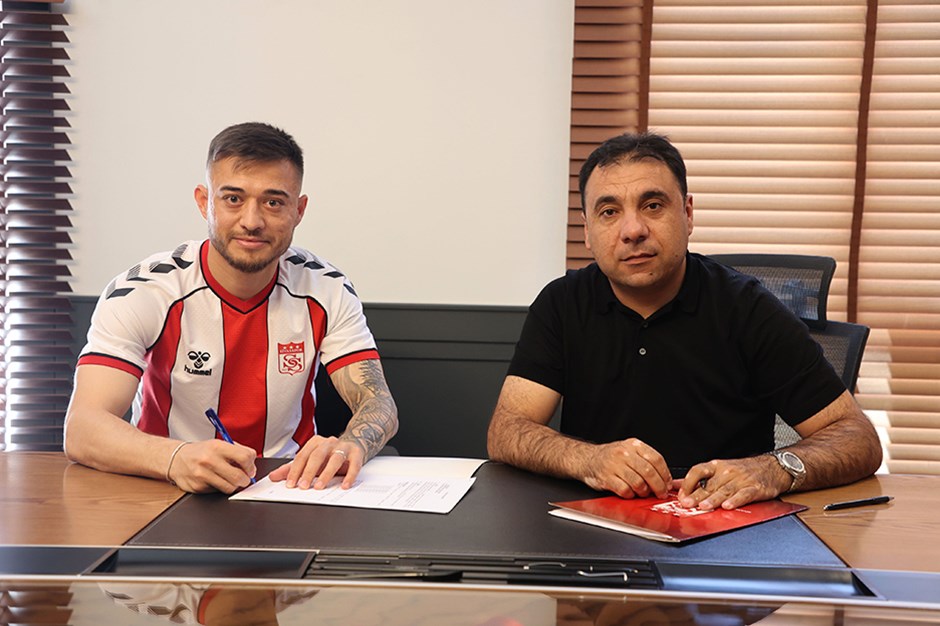 Sivasspor'da Alaaddin Okumuş'tan 2 yıllık imza