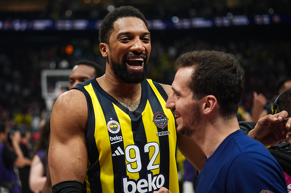 Tüm Türkiye Fenerbahçe Beko'nun maçına kilitlendi: Final için yüzlerce dev ekran kurulacak  - 1. Foto