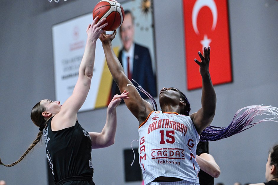 ING Kadınlar Basketbol Süper Ligi | Yarı final derbiye sahne olacak