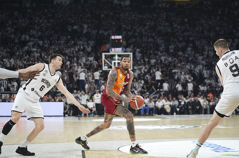 Galatasaray - Besiktas basketball match