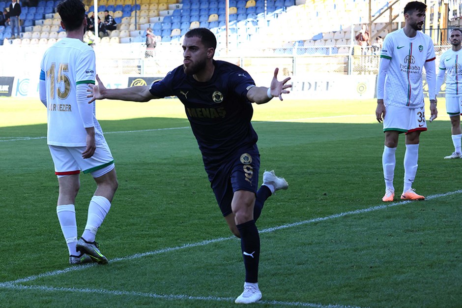 Menemen FK'da Kemal Rüzgar gol krallığına koşuyor