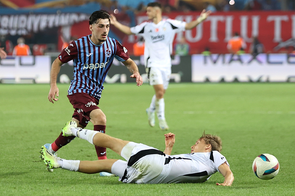 Trio ekibinden çarpıcı Şenol Güneş yorumu: "İhraç edilmeliydi"  - 2. Foto
